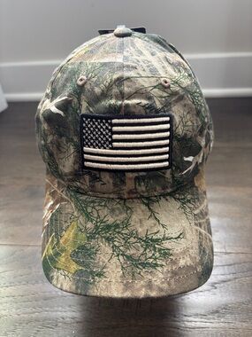 True Timber Camo American Flag patch buckle back,cap,6 panel, button top